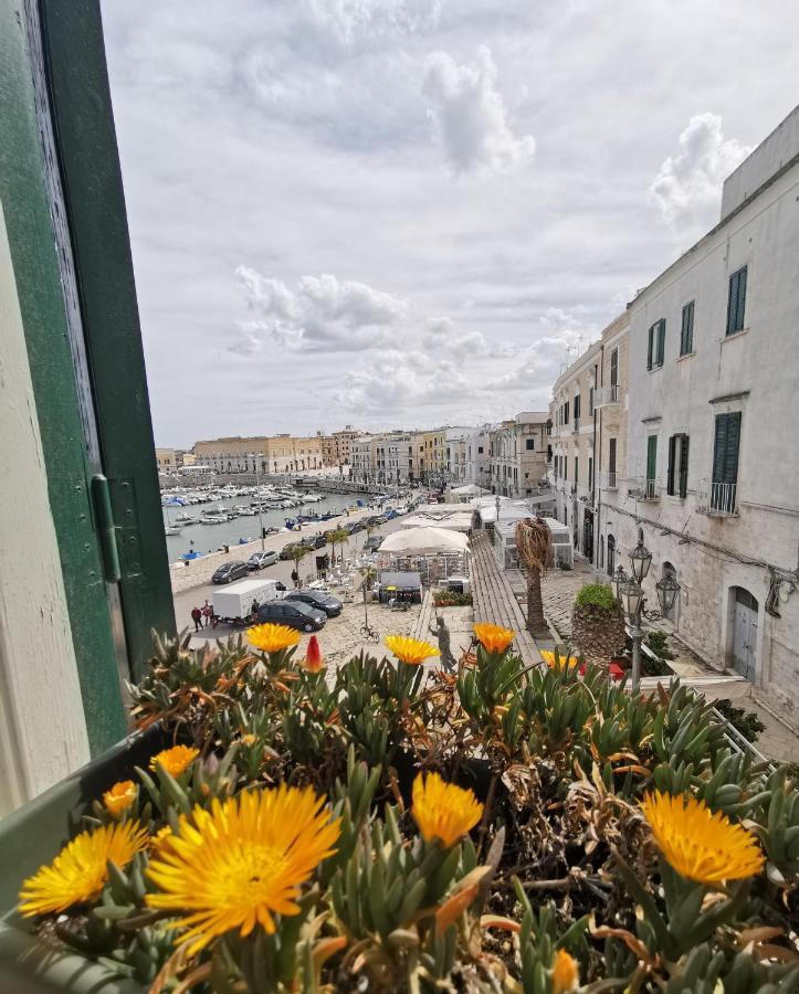 La Finestra Sul Porto Apartment Trani Exterior photo