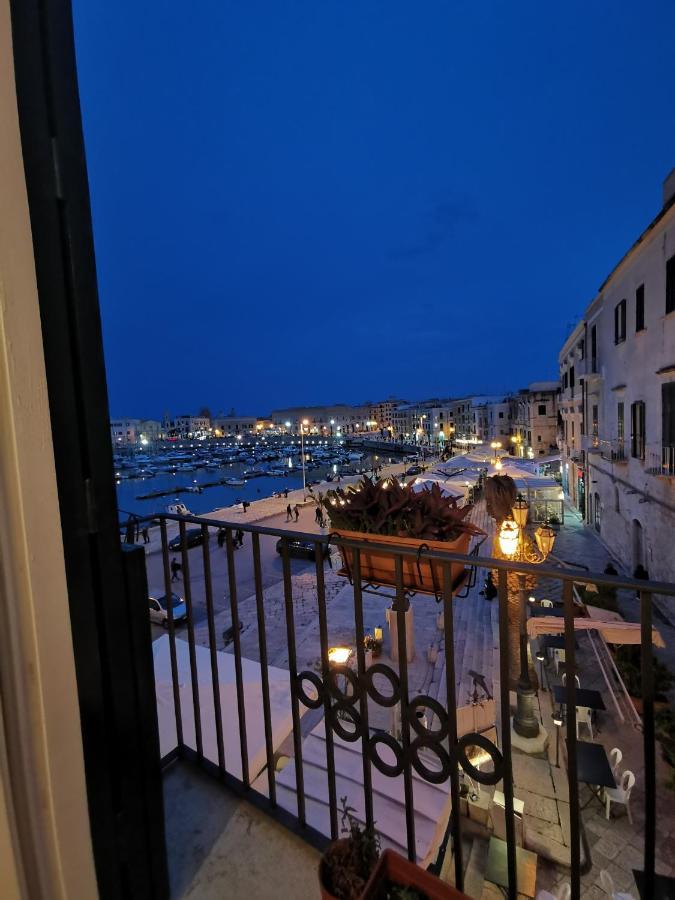 La Finestra Sul Porto Apartment Trani Exterior photo